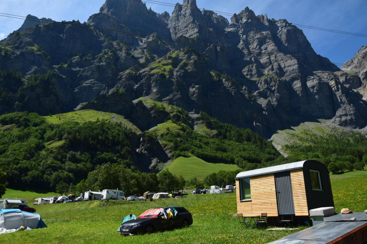 Campingplatz Mit Restaurant & Sportarena 洛伊克巴德 外观 照片