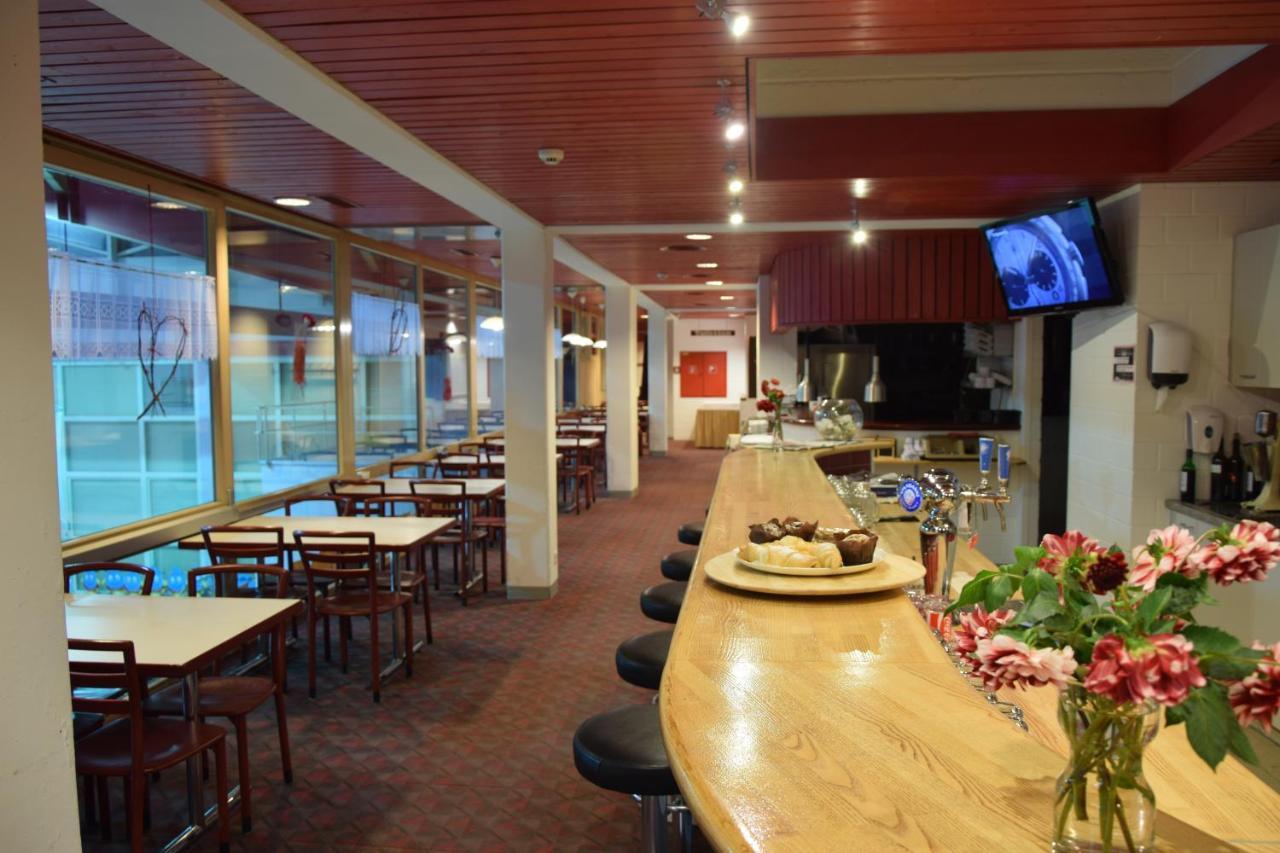 Campingplatz Mit Restaurant & Sportarena 洛伊克巴德 外观 照片