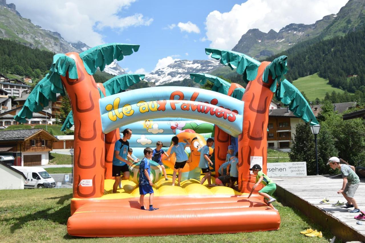 Campingplatz Mit Restaurant & Sportarena 洛伊克巴德 外观 照片